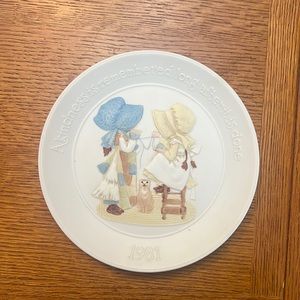 American Greetings 3rd Annual Hollie Hobbie Collector Plate 1981